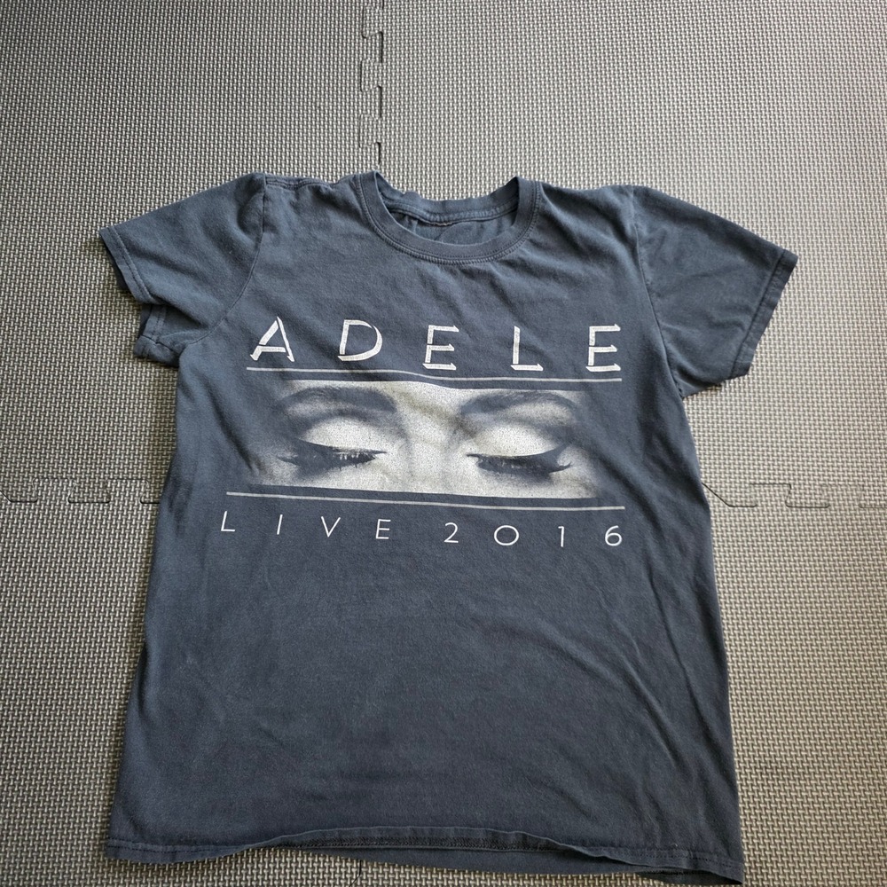 Adele Live 2016 World Tour Concert SM TShirt Black Graphic Tour Dates Small Hole
